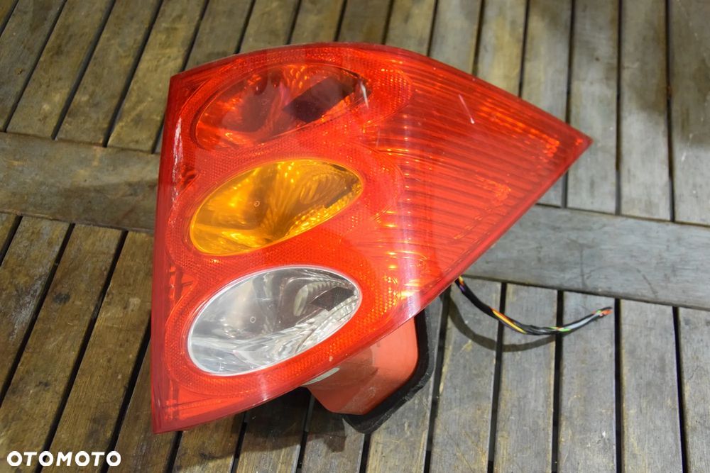 Peugeot 1007 Lampa tylna prawa prawy tył EUROPA - 2