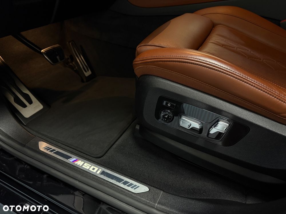 BMW X5 M M50i - 14