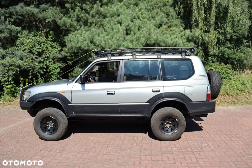 Toyota Land Cruiser - 3