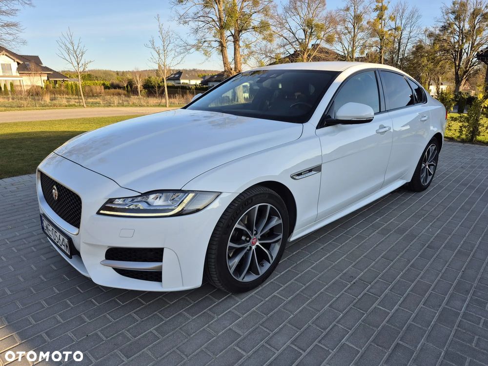Jaguar XF 2.0 i4D AWD Prestige - 3