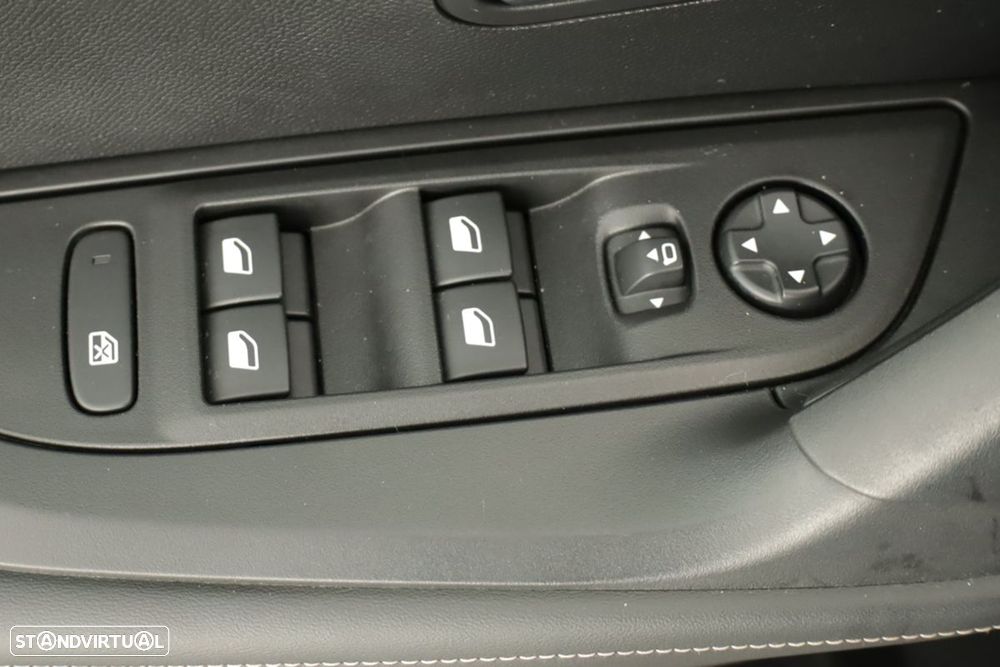 Peugeot 2008 1.2 PureTech Allure - 20