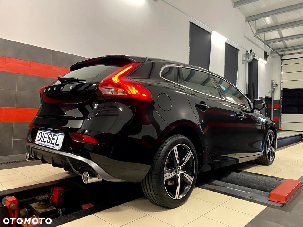 Volvo V40 D2 Drive-E SCR R-Design Momentum - 10