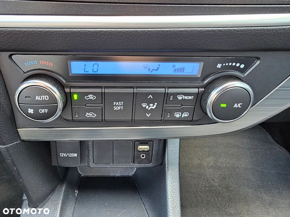 Toyota Auris 1.6 Executive - 31
