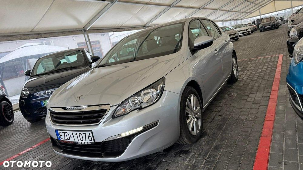Peugeot 308 - 8