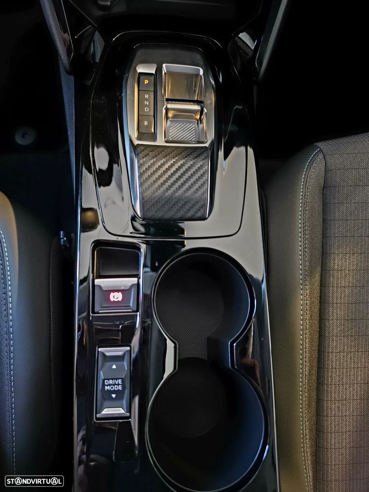 Peugeot e-208 Allure - 23