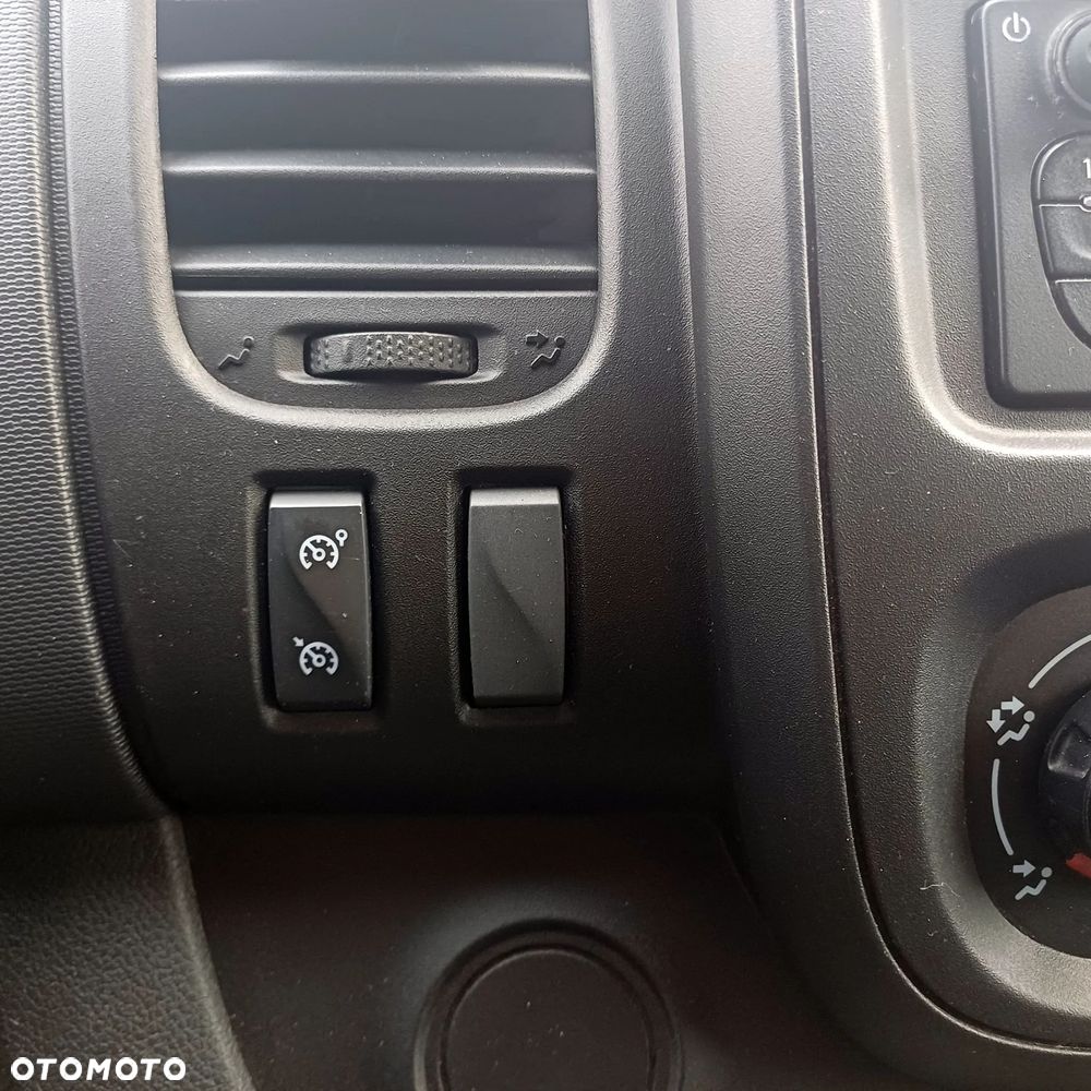 Opel Vivaro B - 18