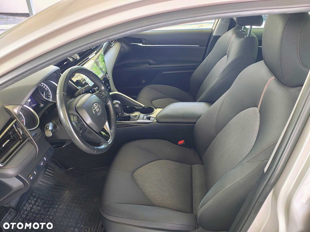 Toyota Camry - 5