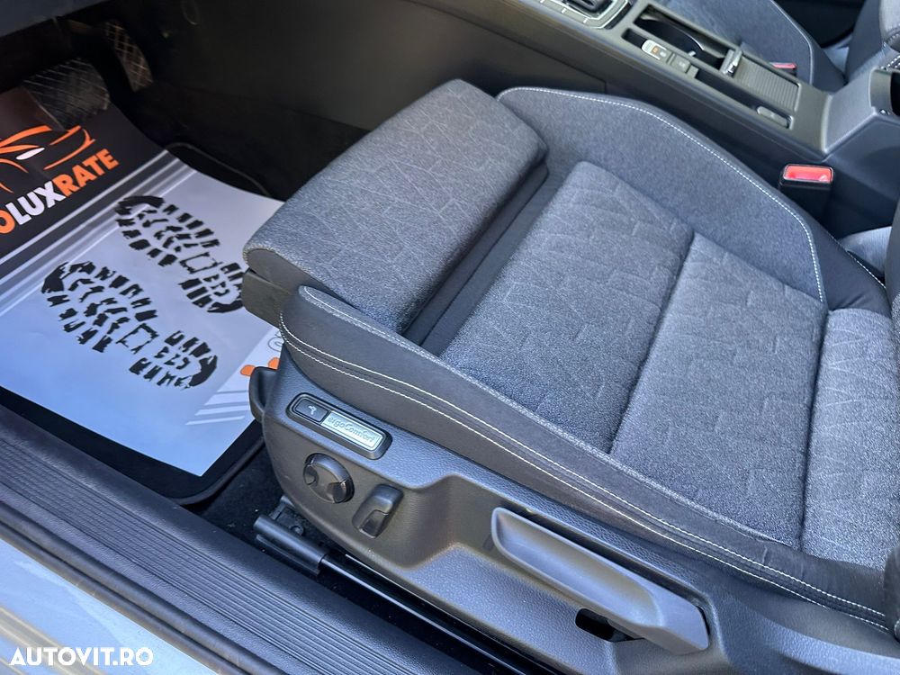 Volkswagen Passat 2.0 TDI DSG Highline - 34