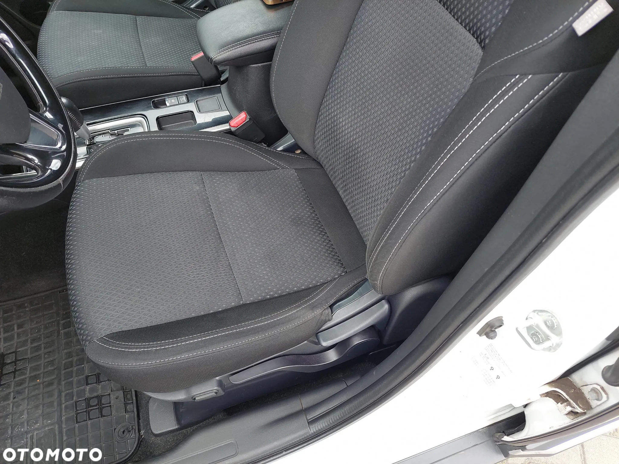 Mitsubishi Outlander 2.0 Intense 2WD CVT - 12