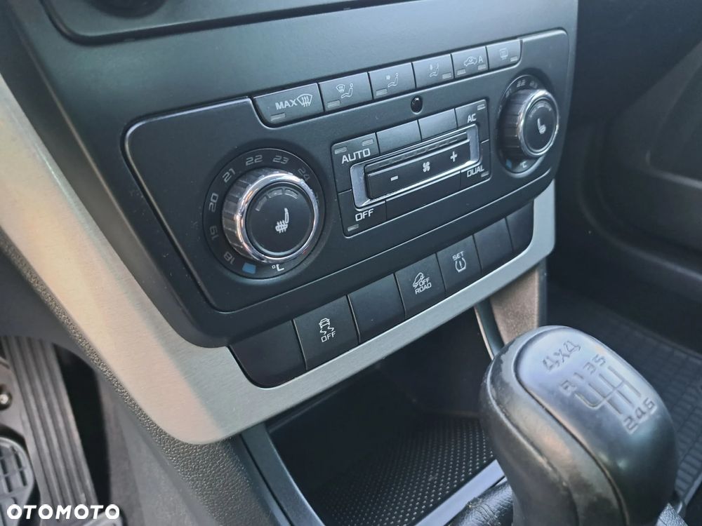 Skoda Yeti 1.8 TSI 4x4 Elegance PLUS EDITION - 19