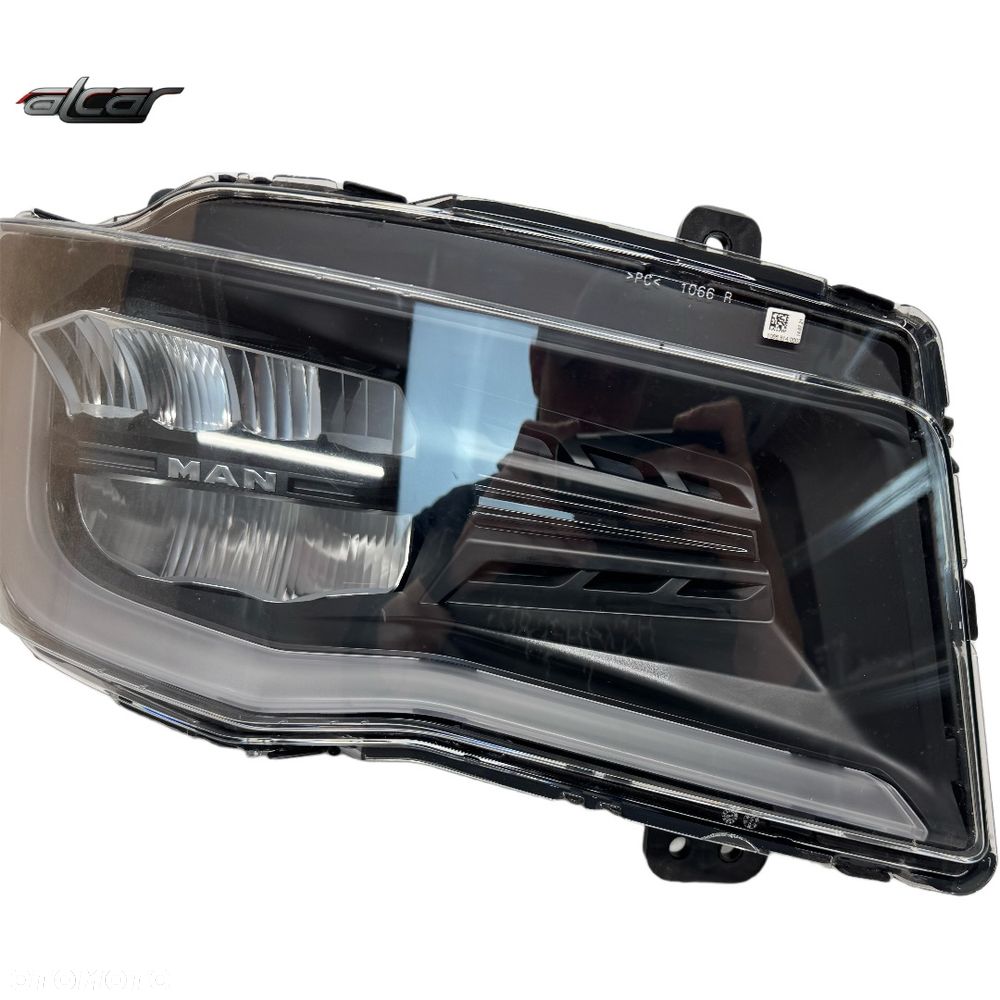 REFLEKTOR LAMPA PRAWA PRZÓD FULL LED MAN TGX II 81.25101-0840 - 3