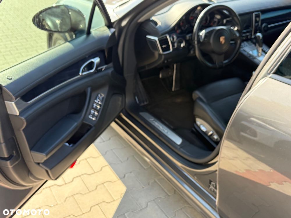 Porsche Panamera - 19