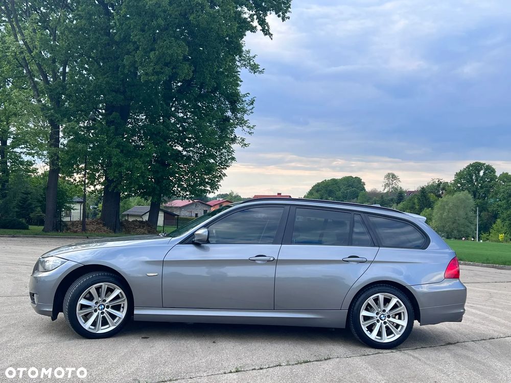 BMW Seria 3 320i - 5