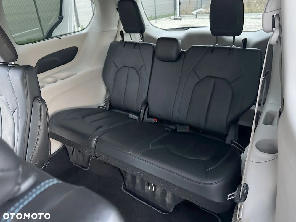 Chrysler Pacifica - 9