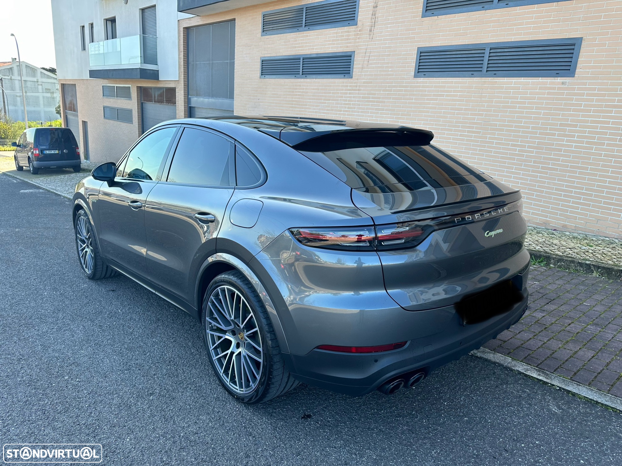 Porsche Cayenne Coupé E-Hybrid - 13