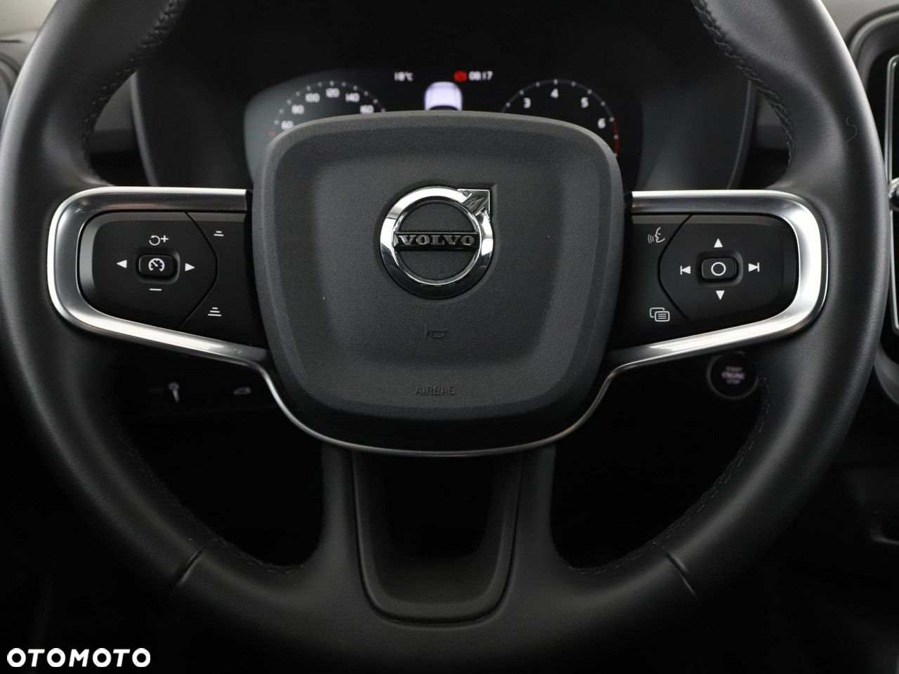 Volvo XC 40 T2 Momentum Core - 21