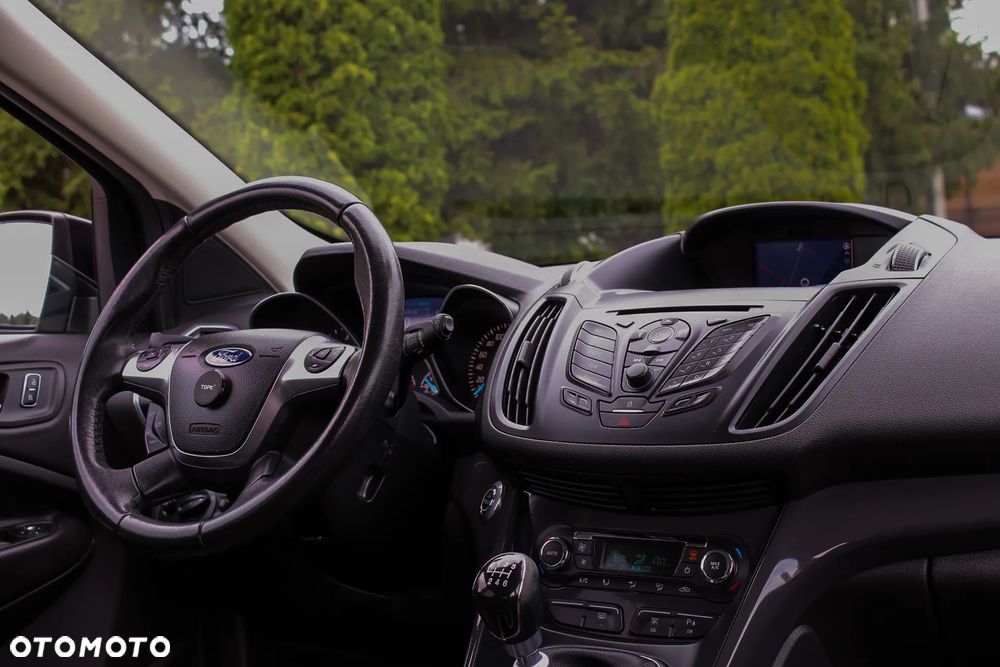 Ford Kuga 2.0 TDCi 2x4 Titanium - 28