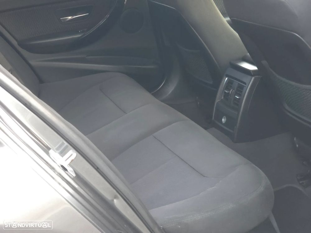 BMW 320 d xDrive Line Sport Shadow Auto - 11