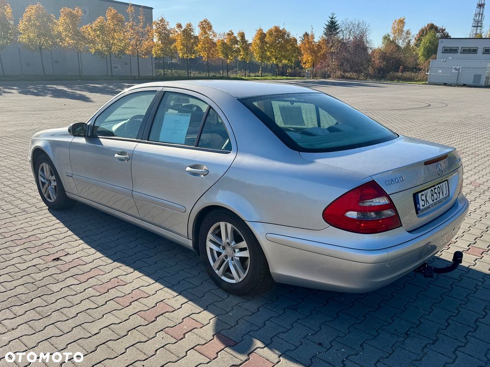 Mercedes-Benz Klasa E 200 Kompressor Classic - 11