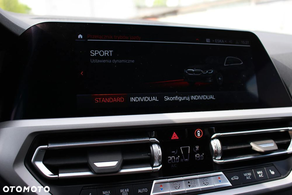 BMW Seria 3 318d Touring Advantage - 32