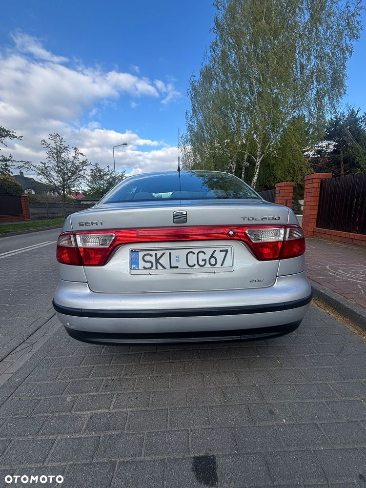 Seat Toledo 1.8 Signo Emocion - 10