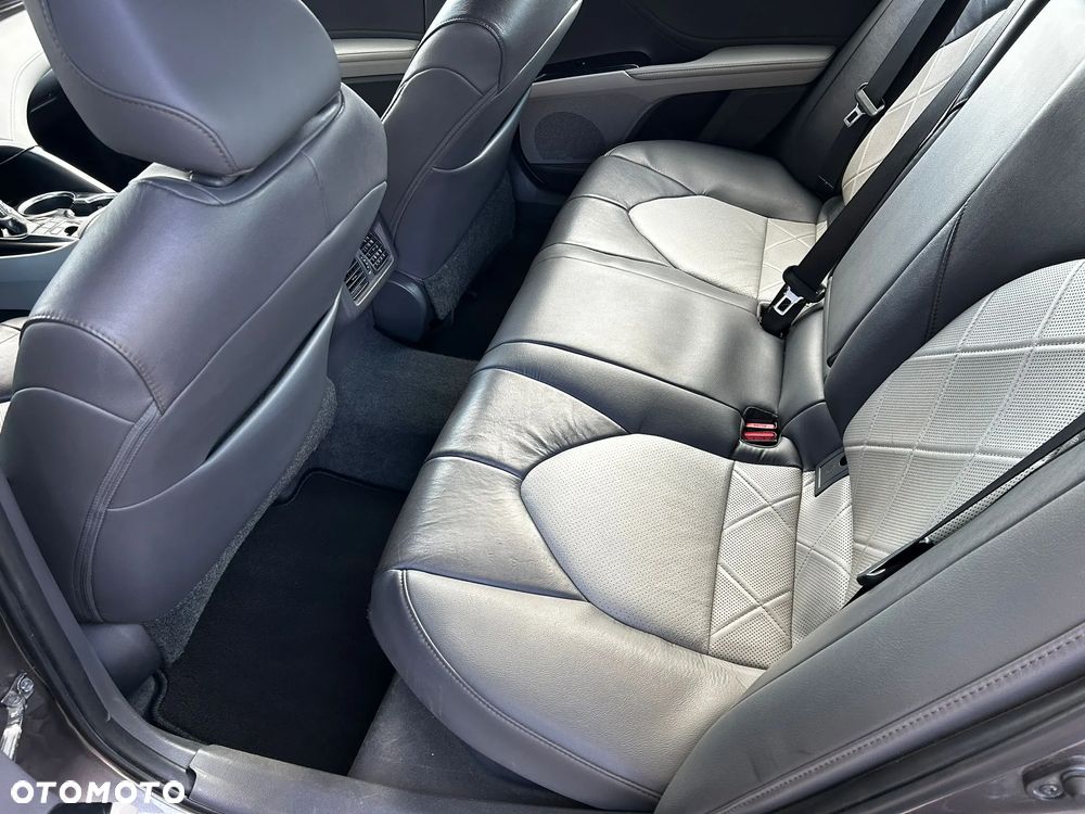 Toyota Camry Business Edition - 30