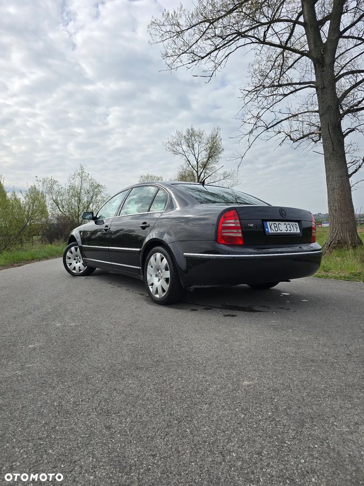 Skoda Superb 2.8 V6 Automatik Elegance - 24