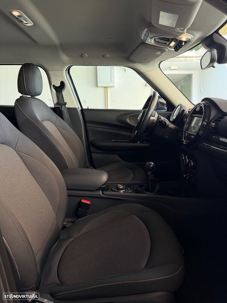 MINI Clubman Cooper Essential - 32