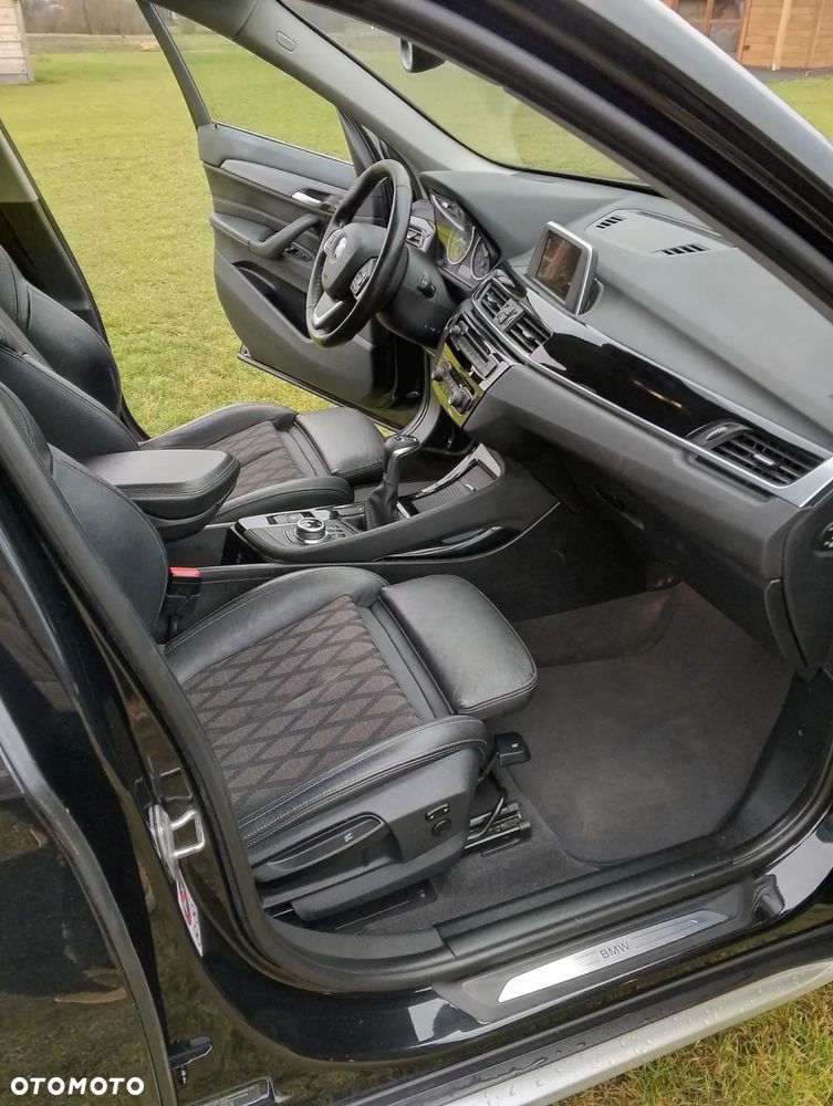 BMW X1 sDrive18d Sport Line - 7