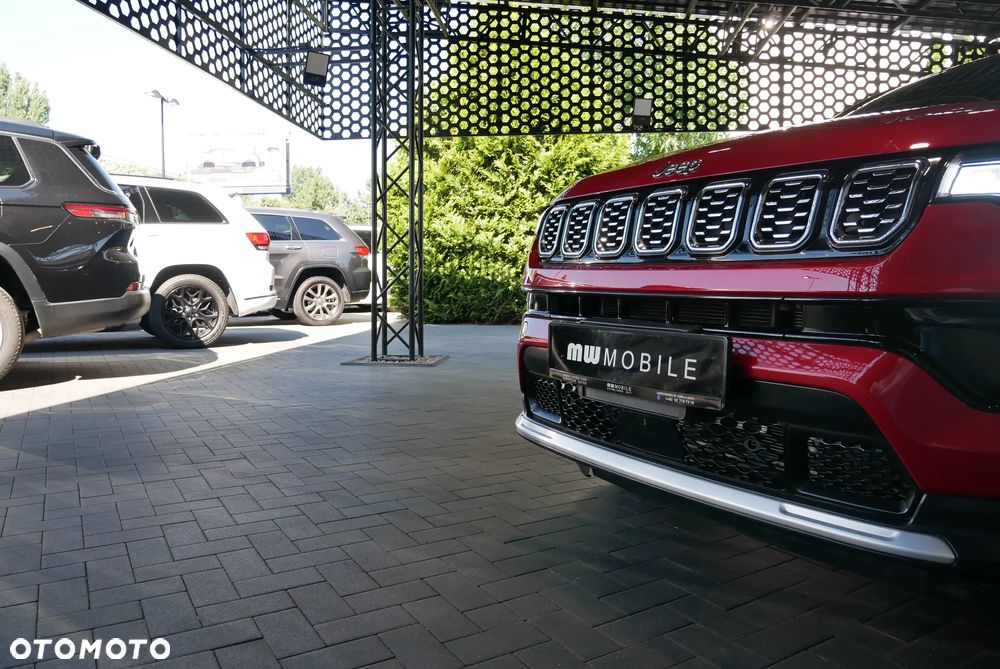 Jeep Compass - 34
