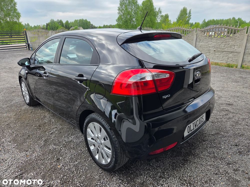 Kia Rio 1.4 Dream Team Edition - 12