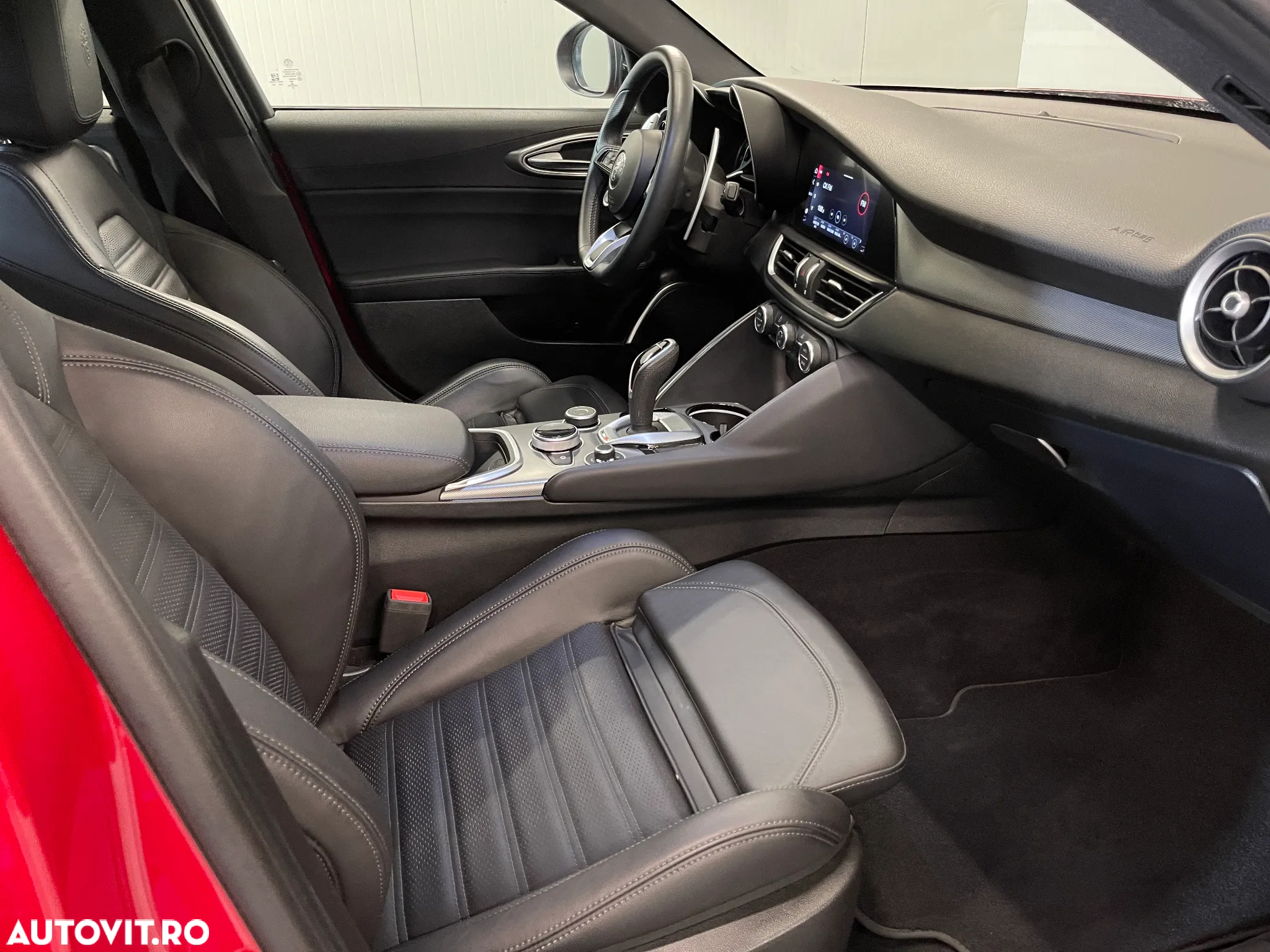 Alfa Romeo Giulia 2.0 Turbo 16V AT8-Q4 Veloce - 10