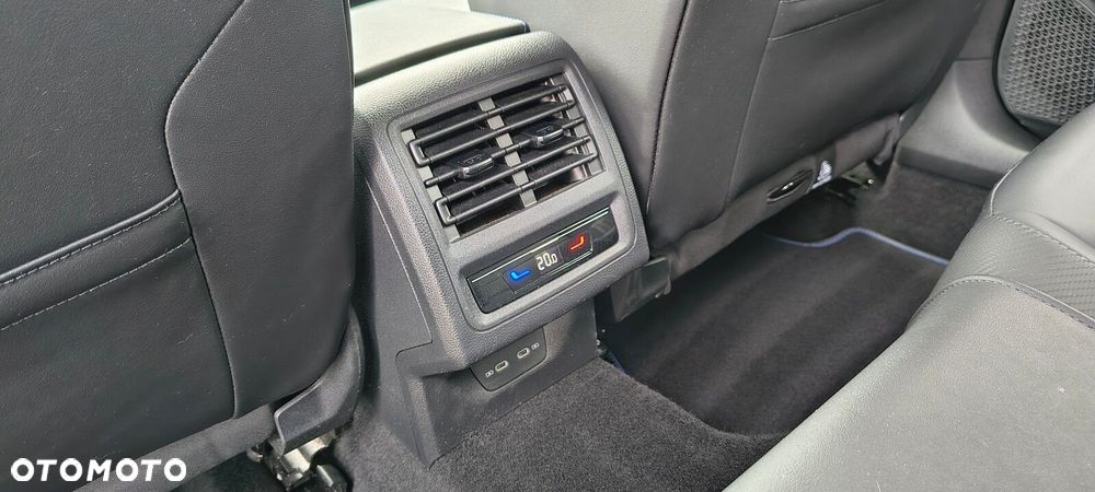 Volkswagen Golf 2.0 TSI 4Motion R DSG - 32