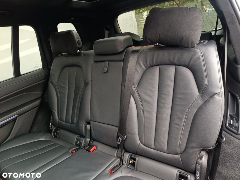 BMW X7 - 23