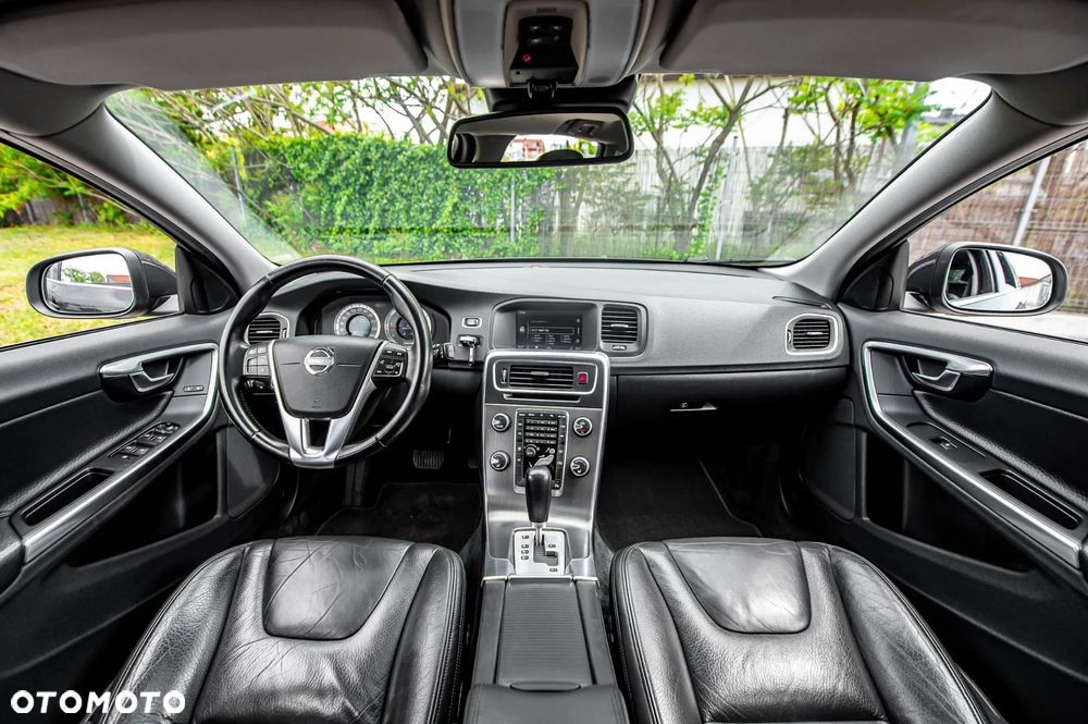 Volvo V60 D5 Geartronic Kinetic - 5