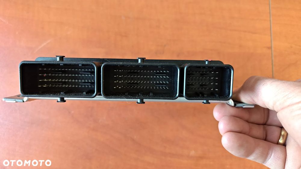 Sterownik komputer silnika Renault 237A00032R A3C0481530001 - 2