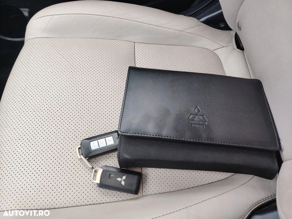 Mitsubishi Outlander 2.0 4WD Plus - 9