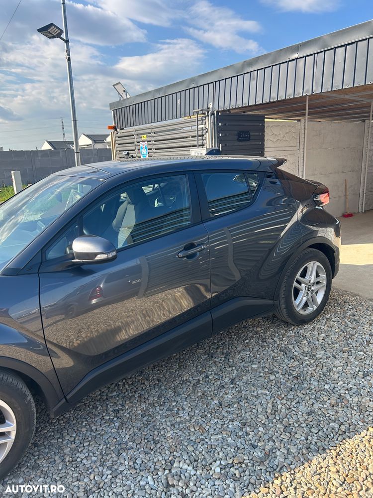 TOYOTA C-HR 2022 — imagine 8