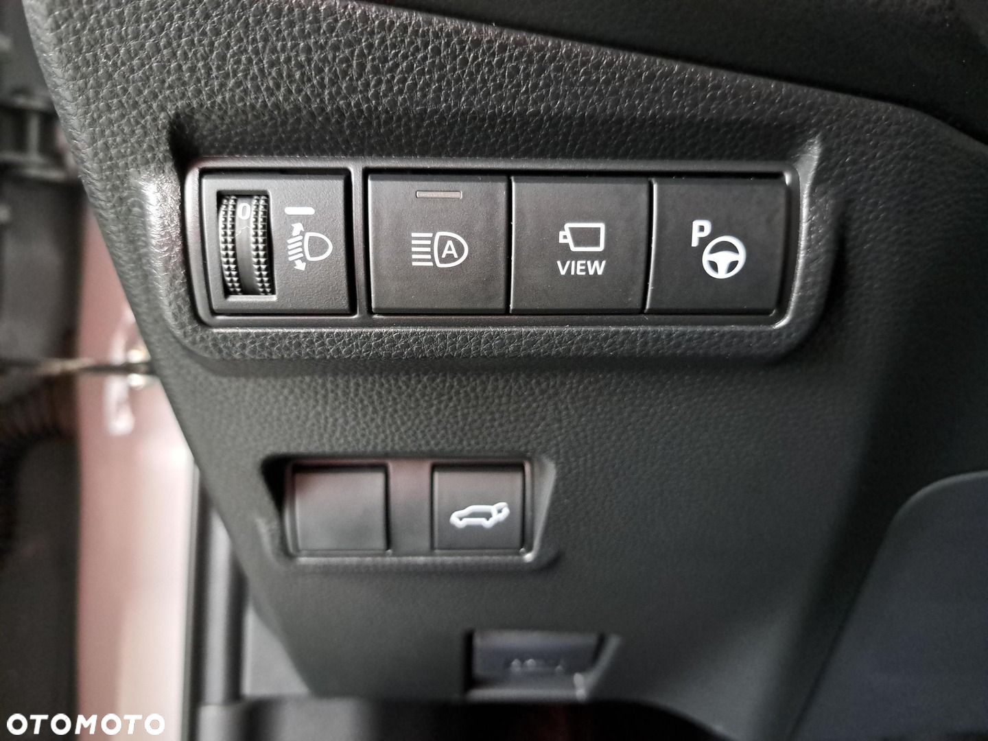 Toyota Corolla Cross 2.0 Hybrid Executive AWD - 35