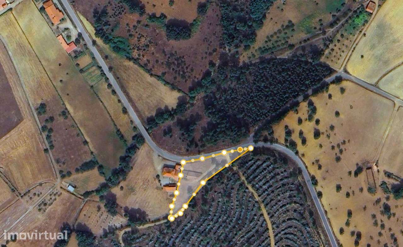 Terreno com 1.500m2 – Enxames, Fundão | Ruína e Palheiro - Grande imagem: 2/15