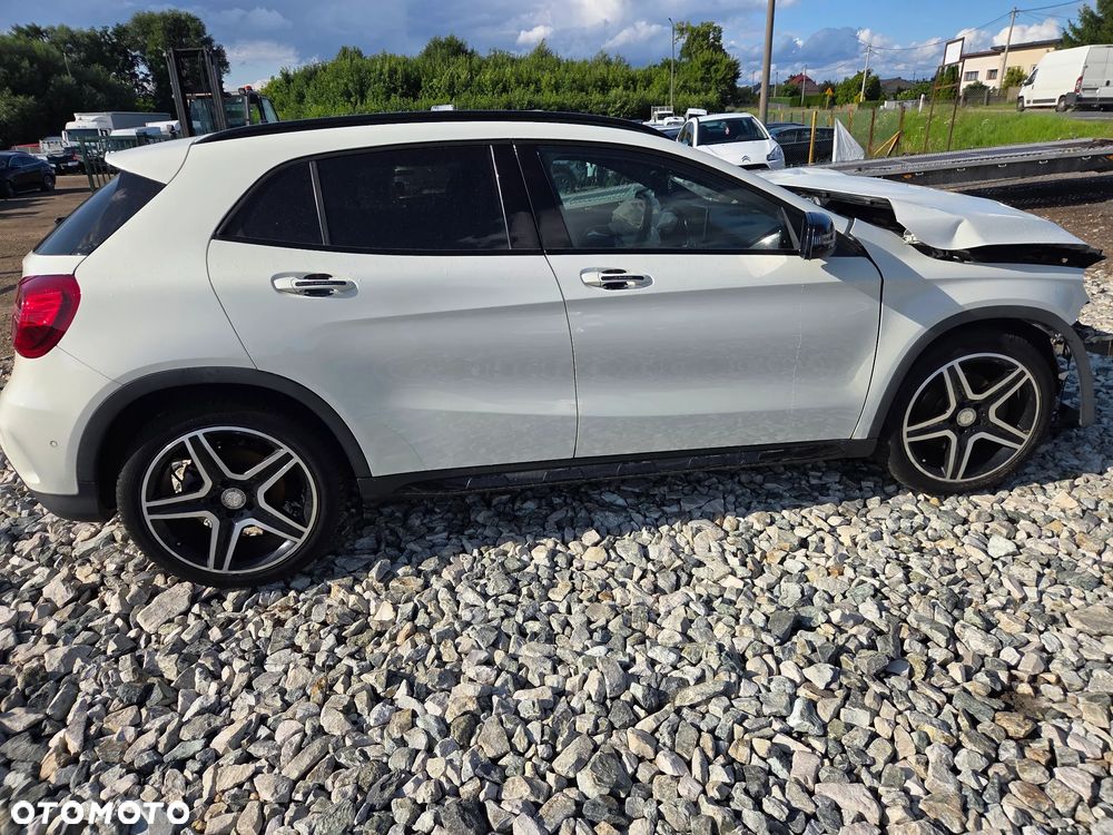 Mercedes-Benz GLA 220 d 4Matic 7G-DCT AMG Line - 9