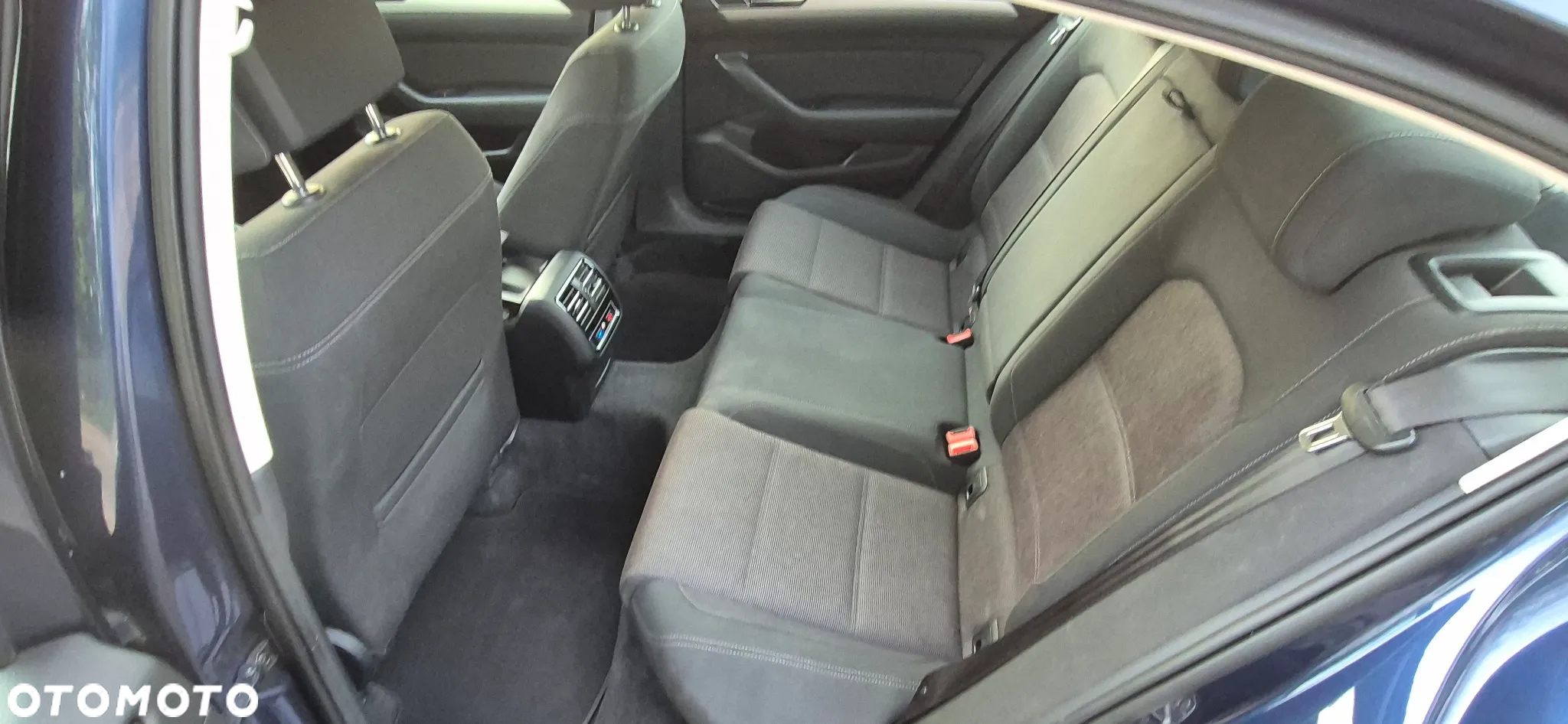 Volkswagen Passat 2.0 TDI BMT Comfortline - 11