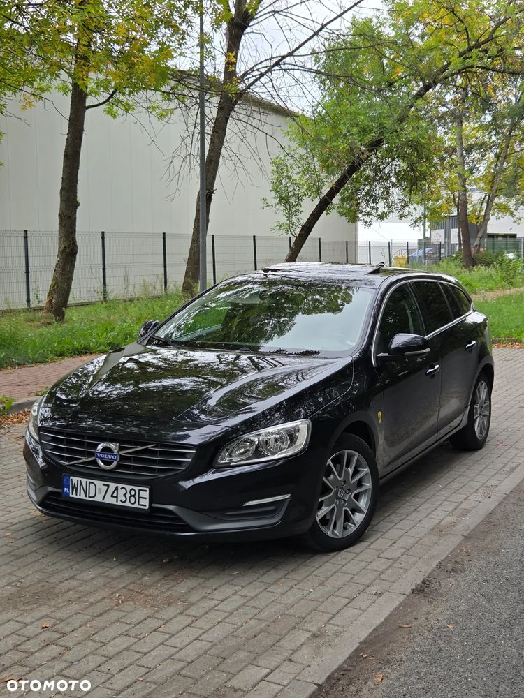 Volvo V60 D2 Momentum - 1