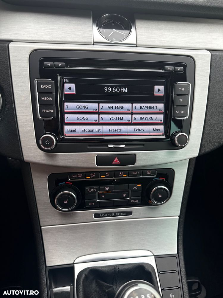 Volkswagen Passat 2.0 TDI BlueMotion Technology DPF Highline - 16