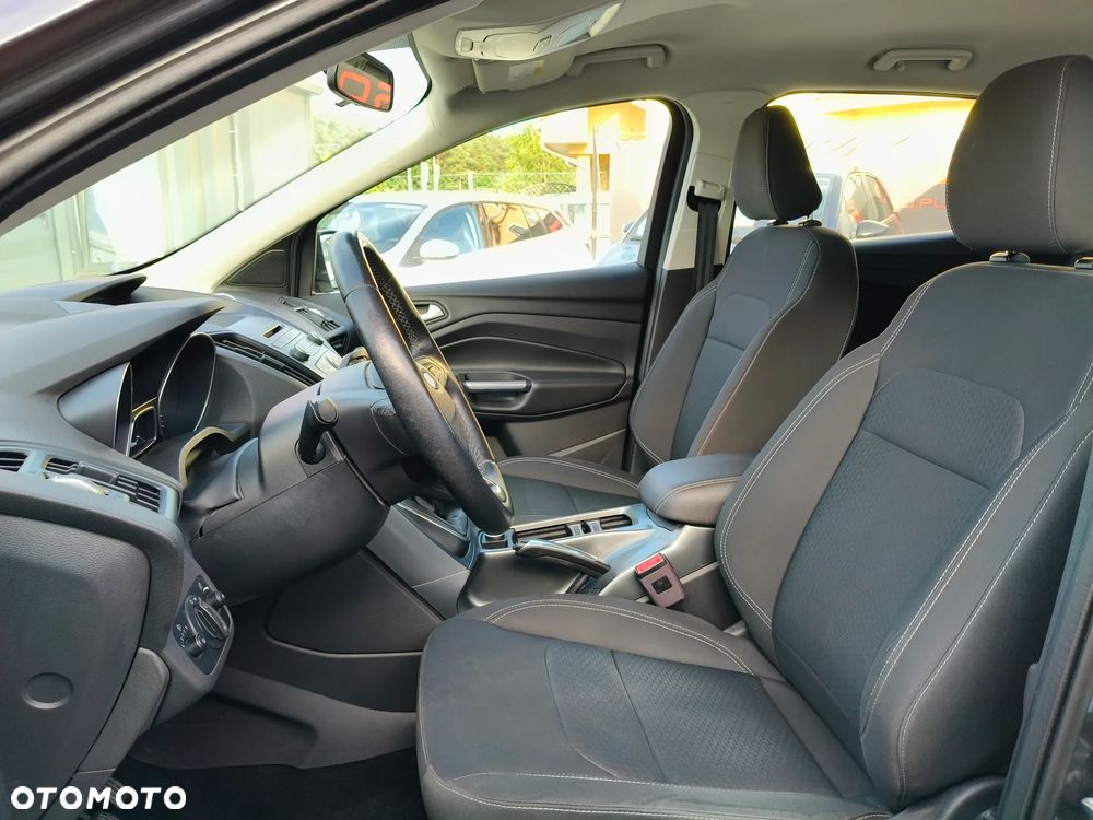 Ford Kuga - 25