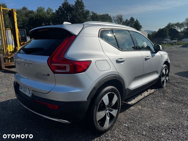 Volvo XC 40 D4 AWD Geartronic Momentum - 11