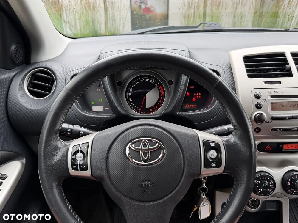 Toyota Urban Cruiser 1.33 4x2 - 32
