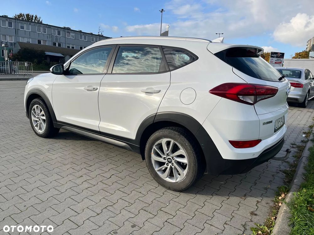 Hyundai Tucson 1.7 CRDI BlueDrive TourdePologne 2WD - 20