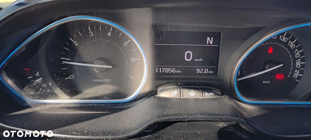 Peugeot 2008 PureTech 82 ETG5 STOP&START Allure - 10