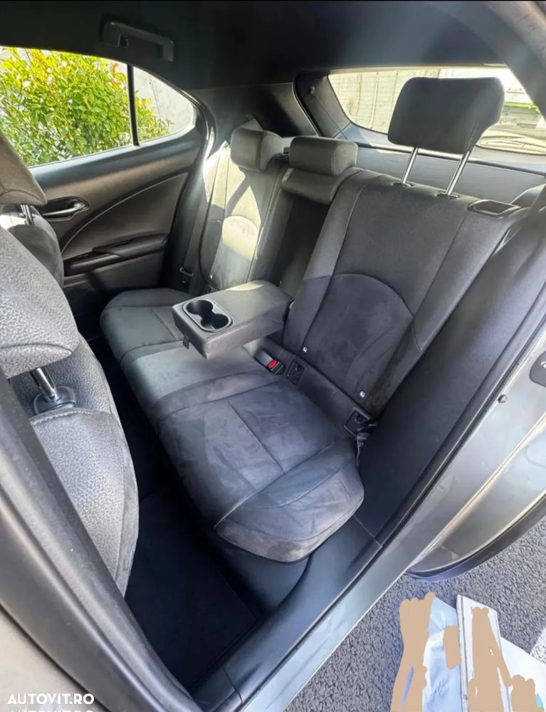 Lexus UX 250h Business Edition - 12